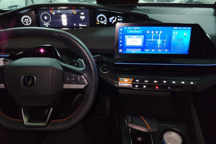 Used Changan UNI-V 2024 1.5T High-Energy Version
