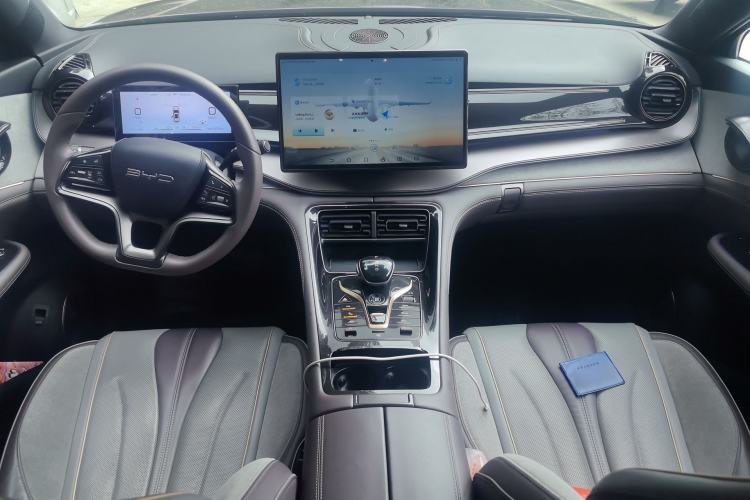 Used BYD Frigate 07 2023 DM-i 100KM Prestige Model Center Console