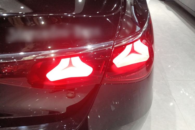 Used Mercedes-Benz E-Class 2024 E 300 L Luxury Model Right Rear Taillight