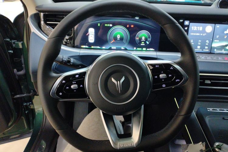 Used VOYAH FREE 2024 Ultra-Long Range Intelligent Driving Version Steering Wheel