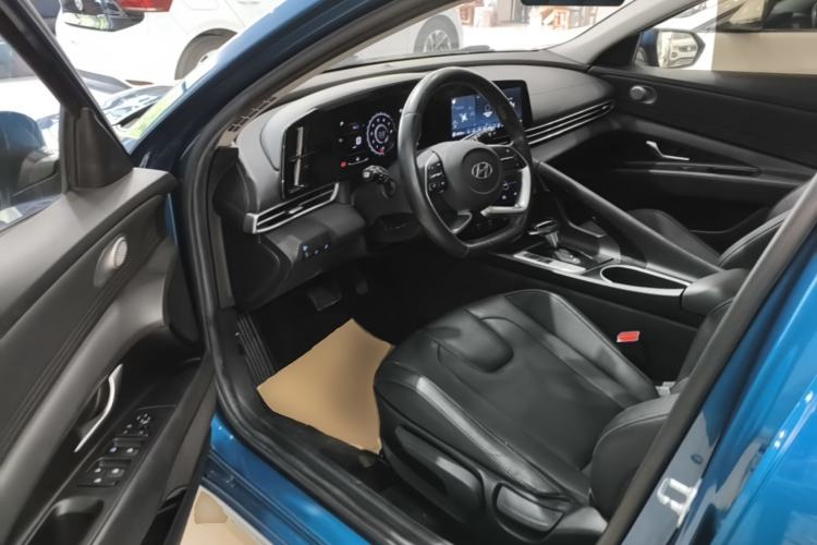 Used Hyundai Elantra 2021 1.5L CVT GLX Elite Edition Driver Seat