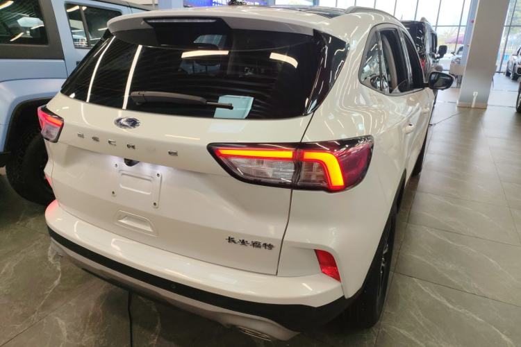 Used Ford Escape 2024 EcoBoost 245 Two-Wheel-Drive Comfort Edition
