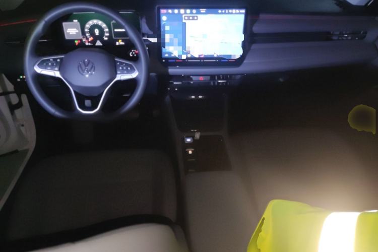 Used Volkswagen Lavida 2026 Pro 1.5L Six Million Edition Center Console