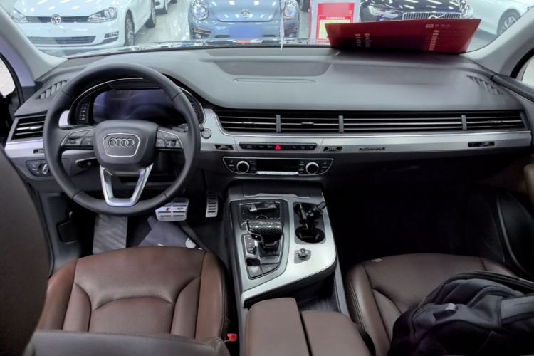 Used Audi Q7 2018 40 TFSI Comfort Model
