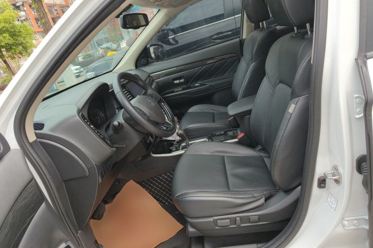 Used Mitsubishi Outlander 2020 2.0L Two-Wheel Drive Enjoyment Version 5 Seats
