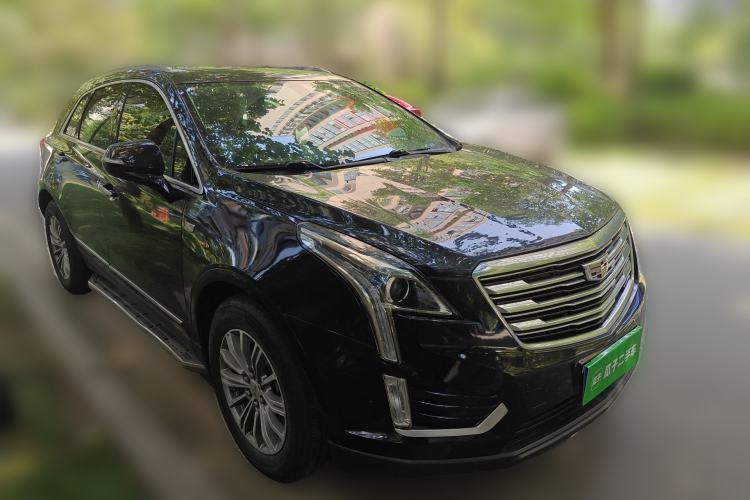Used Cadillac XT5 2018 25T Luxury Model Front Right 45 Deg