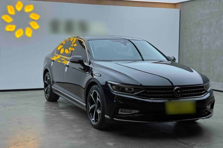 Used Volkswagen Magotan 2023 2 Million Units Commemorative Edition 330TSI DSG Luxury Version Exterior 2