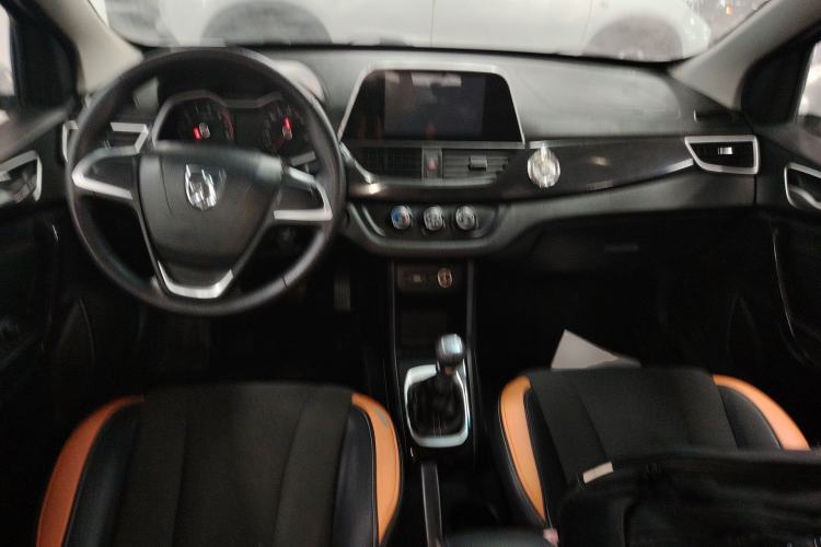Used Baojun 310 2017 1.5L Manual Fashion Model Center Console