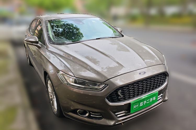 Used Ford Mondeo 2013 2.0L GTDi 200 Luxury Model Front Right 45 Deg