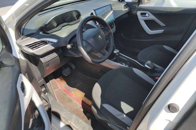 Used Peugeot 2008 2015 1.6L Automatic Playcool Edition
