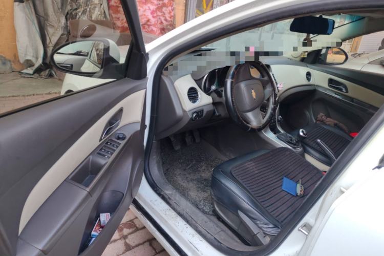 Used Chevrolet Cruze 2015 1.5L Classic SL MT Driver Seat