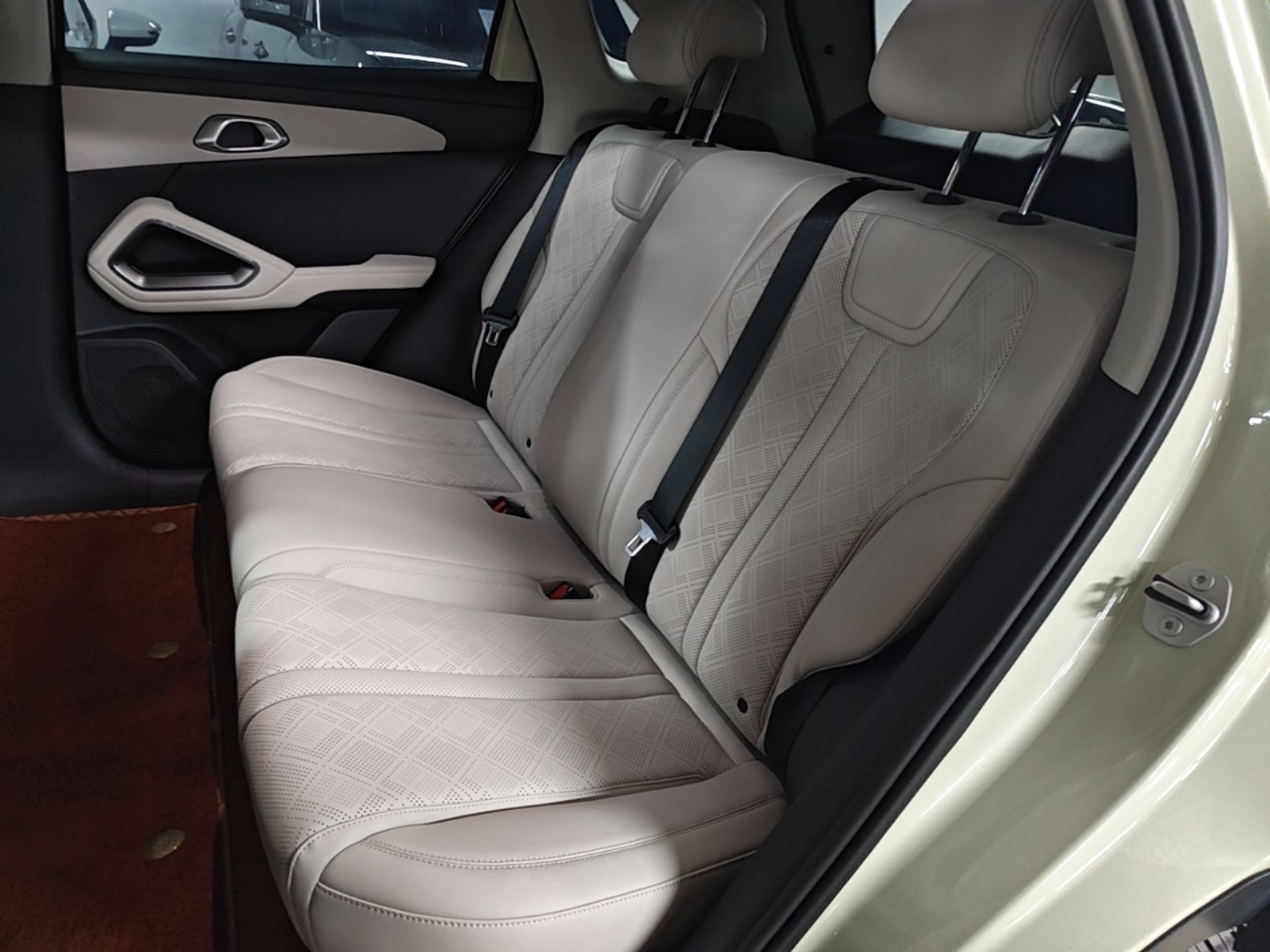 BYD Yuan UP 2024 401 km Active Version — снимка 20