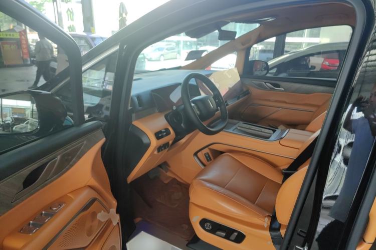 Used Wey Gaoshan 2025 Four-Wheel Drive Alpine 8 Driver Seat