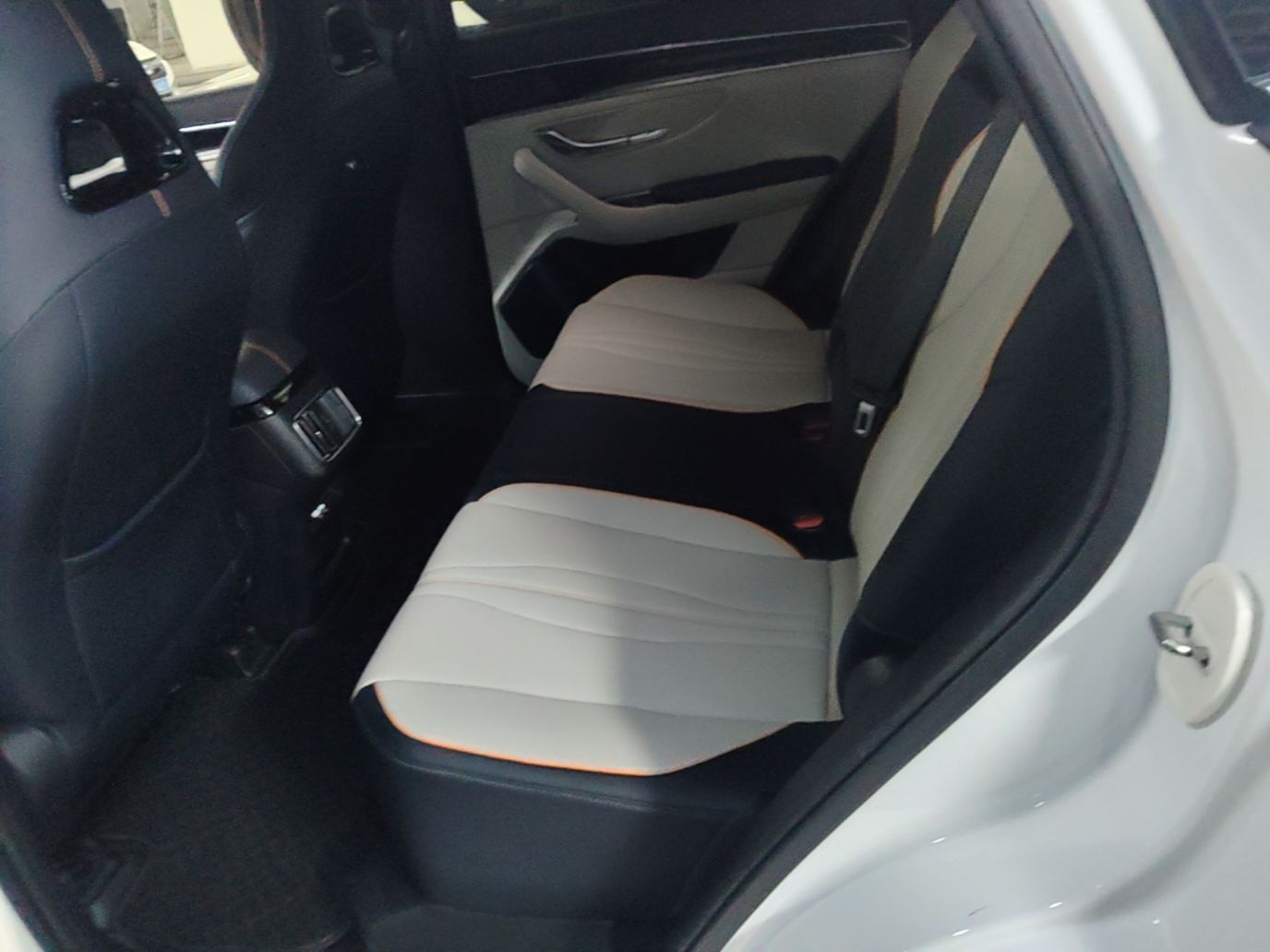 BYD Song PLUS New Energy 2024 Honor Edition EV 520km Flagship Model — снимка 20