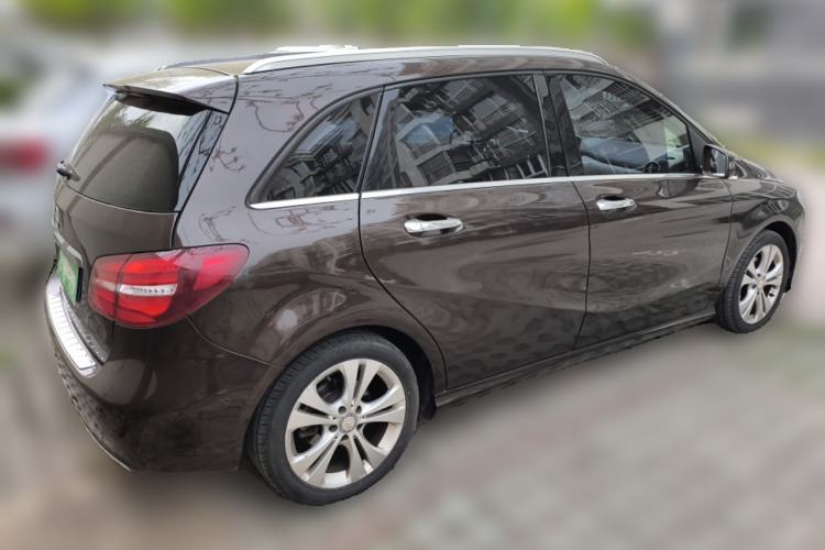 Used Mercedes-Benz B-Class 2015 B 200 Fashion Model Rear Right 45 Deg