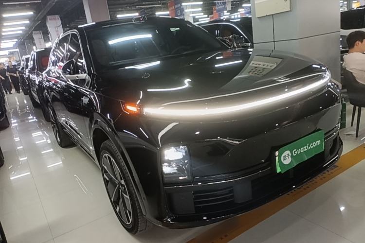 Used Li Auto L7 2025 Max Smart Refresh Edition Front Right 45 Deg