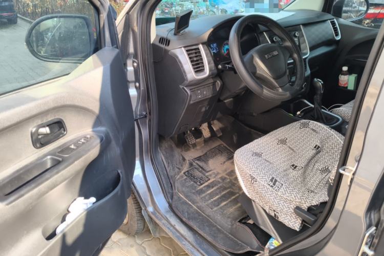 Used Jinbei Gold Hiace M Classic 2024 1.5L Engineering Lion Passenger Van 7 Seats Driver Seat