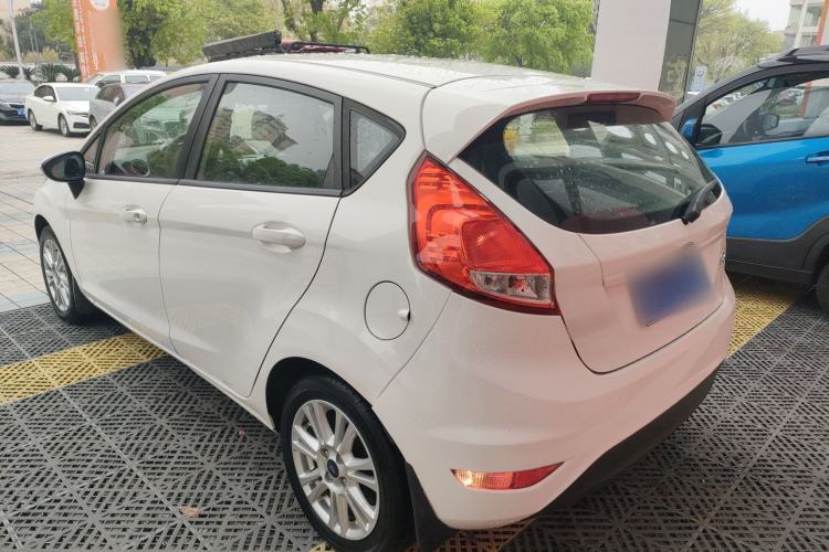 Used Ford Fiesta 2013 Hatchback 1.5L Automatic Fashion Edition

