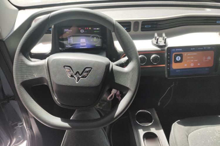 Used Wuling Hongguang MINIEV 2020 Zizai Version Lithium-NMC Center Console