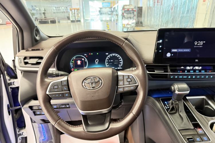 Used Toyota SIENNA 2021 2.5L Hybrid Platinum Edition
