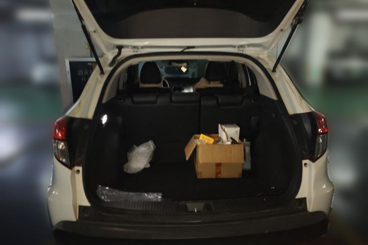 Used Honda Vezel 2020 1.5L CVT Pioneer Edition Trunk