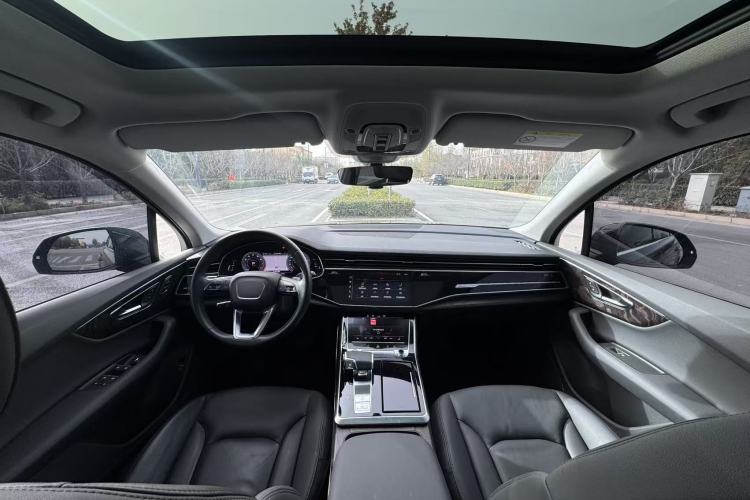 Used Audi Q7 2020 55 TFSI quattro S line sports model