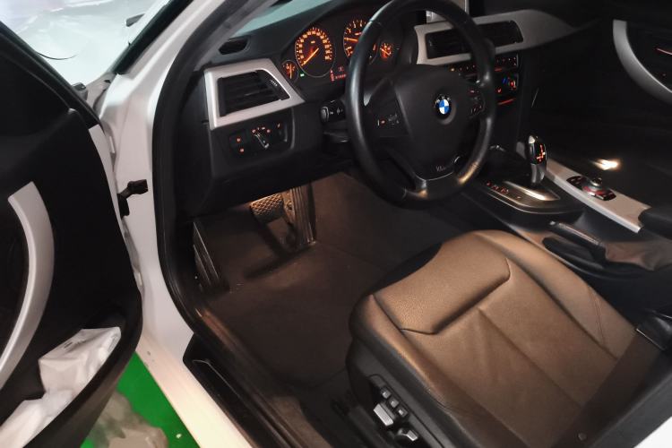 Used BMW 3 Series 2015 320Li Luxury Design Package
