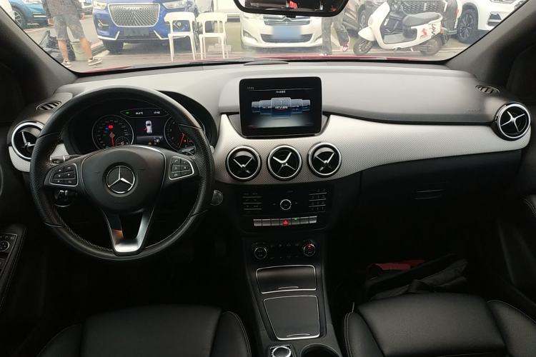 Used Mercedes-Benz B-Class 2019 B 200 Fashion Model Center Console