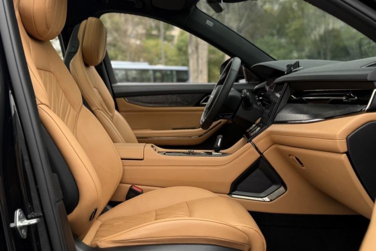 Used Lynk & Co 09 EM-P 2021 2.0T PHEV Ultra Six-Seater Right Front Seat