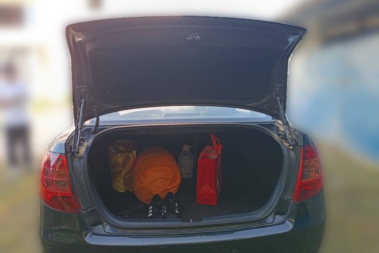 Used Bestune B50 2012 1.6L automatic with sunroof
