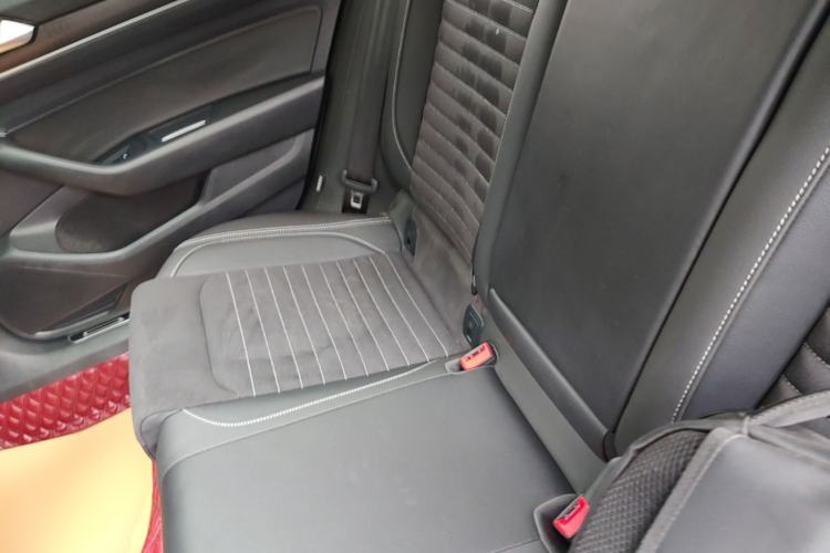 Used Volkswagen Magotan 2020 330TSI DSG Luxury Edition Left Rear Seat