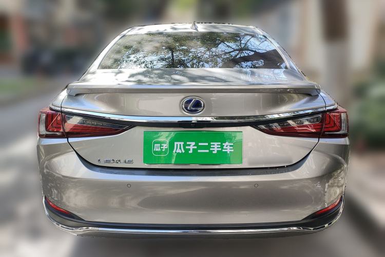 Used Lexus ES 2020 300h Premier Edition