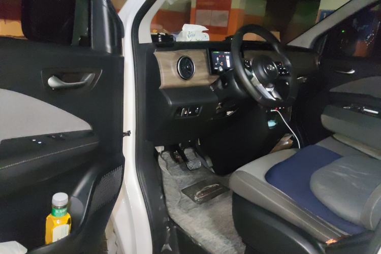 Used Ruichi EC75 2025 Model Passenger Vehicle Smart Driving Ultra-Charging Edition, Pioneer Type I, 52.16 kWh