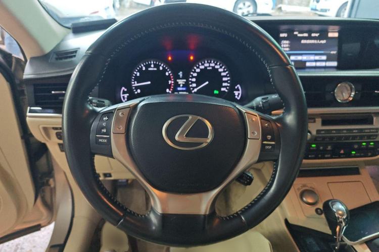 Used Lexus ES 2013 250 Elite Edition
