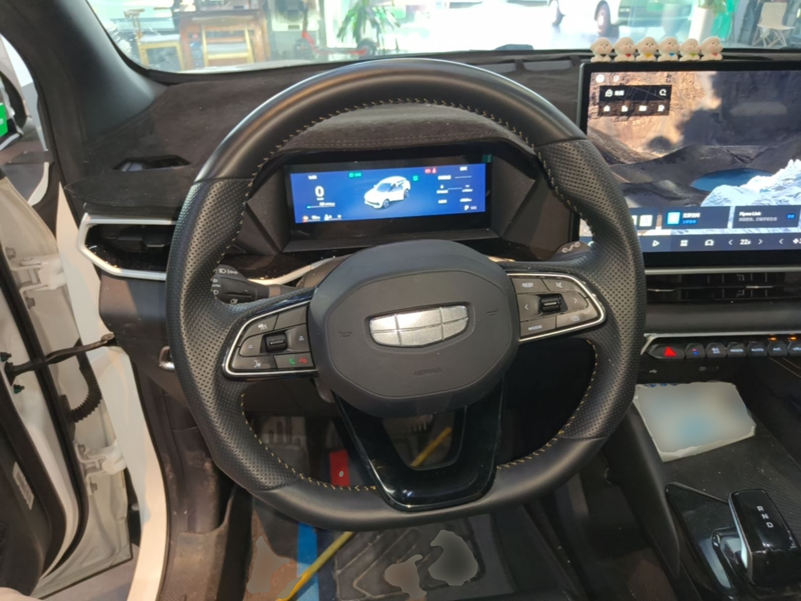 Geely Auto Coolray 2025 Bin Yue L 1.5T DCT Starlight Edition — снимка 20