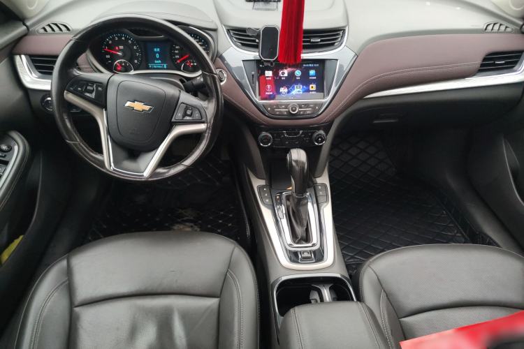 Used Chevrolet Malibu 2018 530T Automatic Luxury Edition Center Console