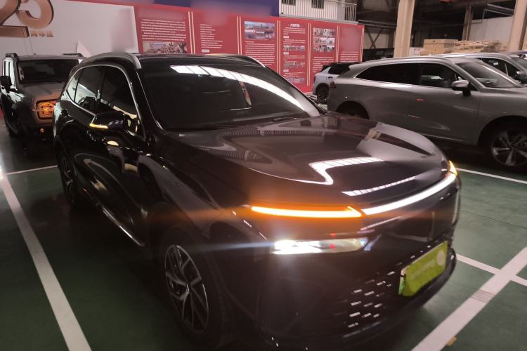 Used Wey Latte DHT-PHEV 2022 1.5T Four-Wheel Drive Extra-Large Version Front Right 45 Deg