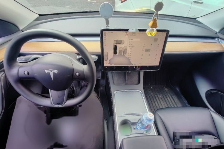 Used Tesla Model Y 2022 Long-Range All-Wheel-Drive Version