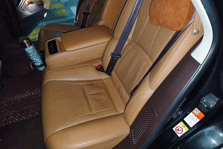Used Lexus LS 2018 500h Excellence Edition China VI standard Left Rear Seat