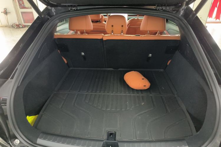 Used ONVO L60 2024 60 kWh Rear-Drive Version