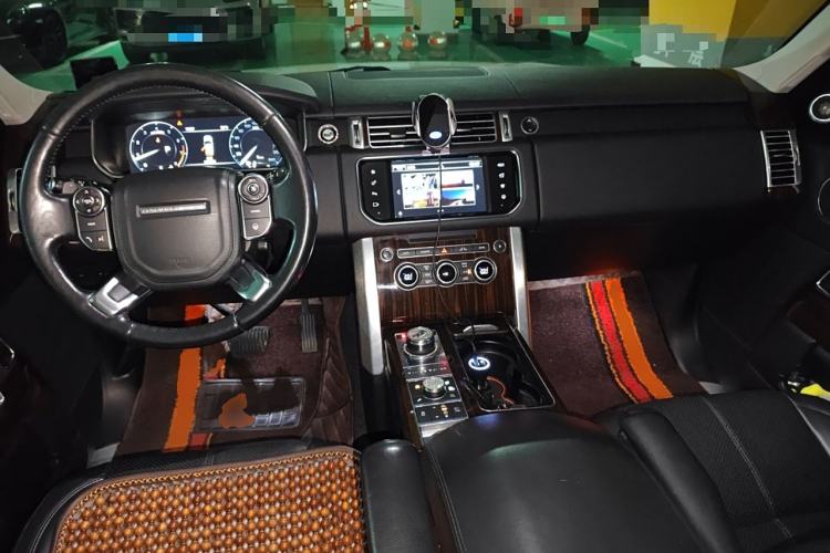 Used Land Rover Range 2016 3.0 SC V6 Vogue Center Console