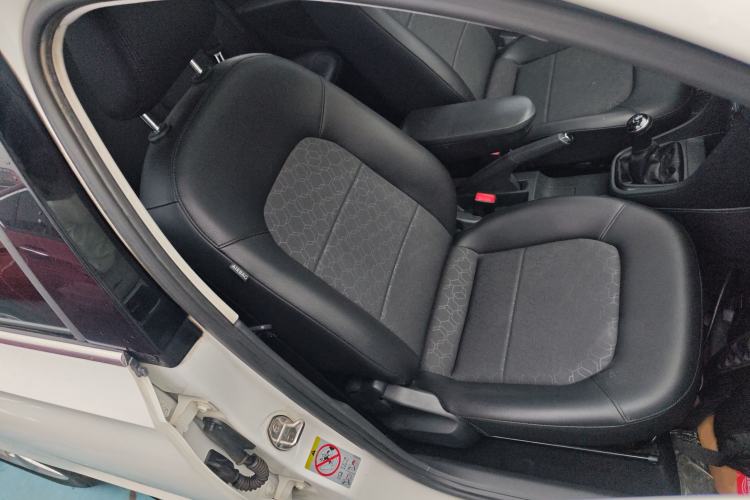 Used Volkswagen Santana 2015 1.6L Manual Comfort Edition Right Front Seat