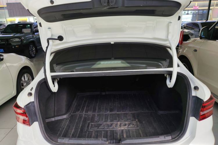 Used Volkswagen Lavida 2022 1.5L Automatic Comfort Edition Trunk