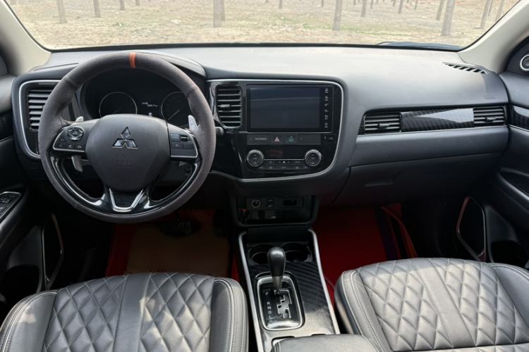 Used Mitsubishi Outlander 2021 2.4L 4x4 Zhi Xiang Edition 7 Seats