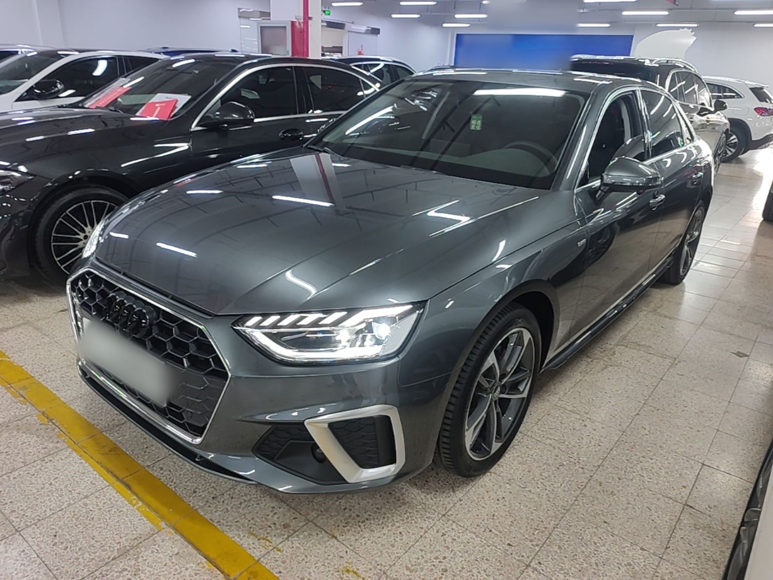 Unter der Vorderseite des Autos