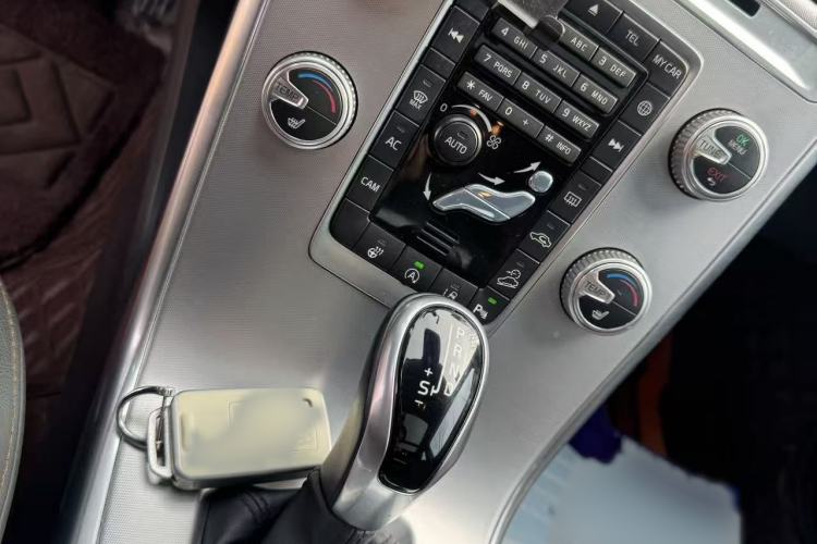 Used Volvo XC60 2017 T5 AWD Smart Upgrade Edition