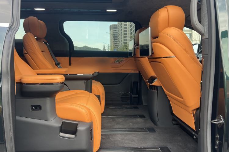 Used Geely Galaxy LEVC L380 2024 140-Degree 6-Seater All-Wheel-Drive Ultra Interior 7