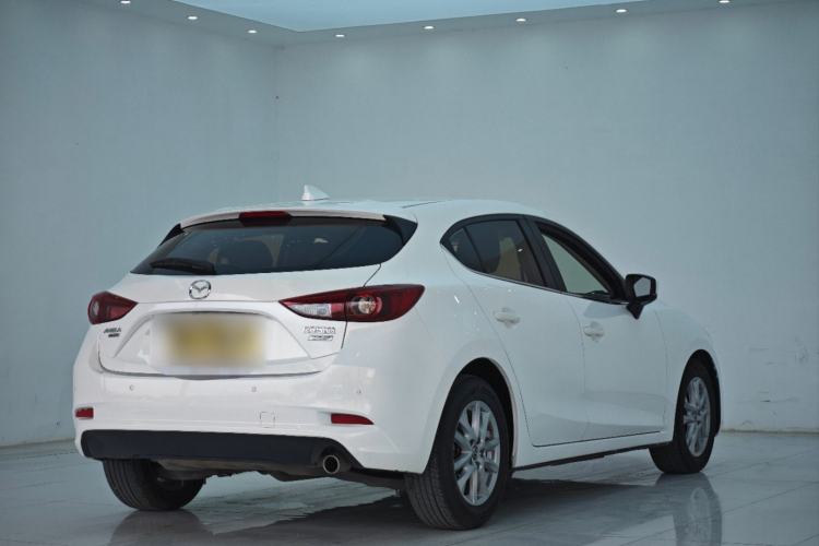 Used Mazda 3 Axela 2017 Hatchback 1.5L Automatic Luxury Model Emission Standard China V