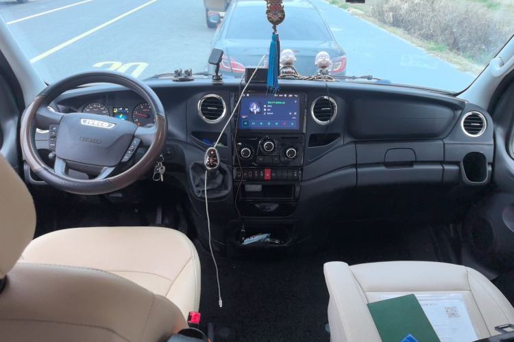 Used Iveco Eurocargo 2021 3.0T Automatic Super-Rui Short Wheelbase Low-Roof Manual-Door F1C
