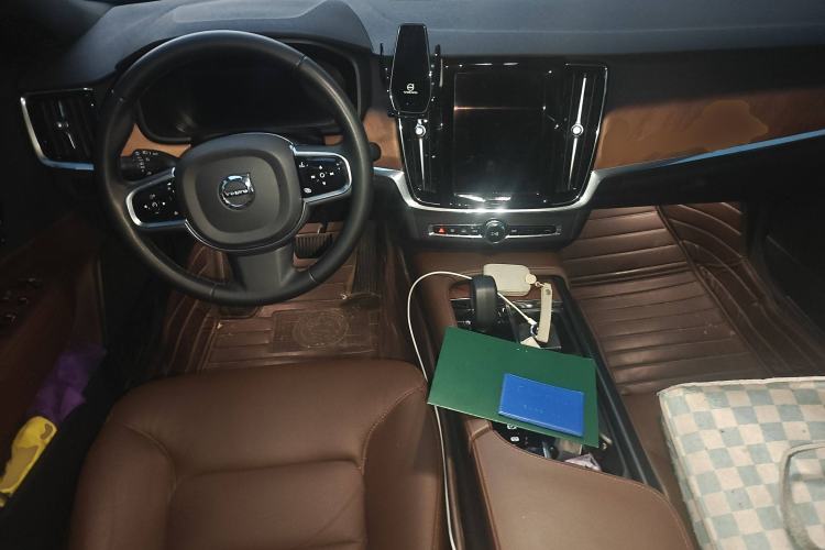 Used Volvo S90 2023 B5 Zhiyi Luxury Edition Center Console